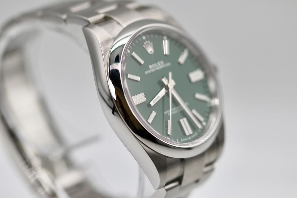 Rolex Oyster Perpetual 124300 Image 3